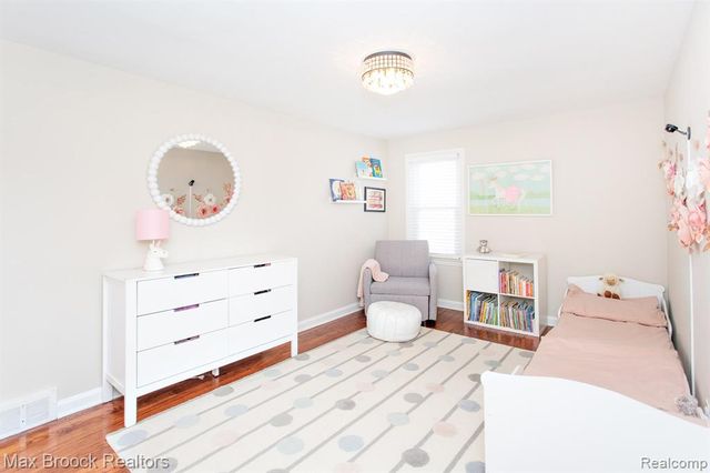 26434 Wyoming Road, Huntington Woods, MI 48070