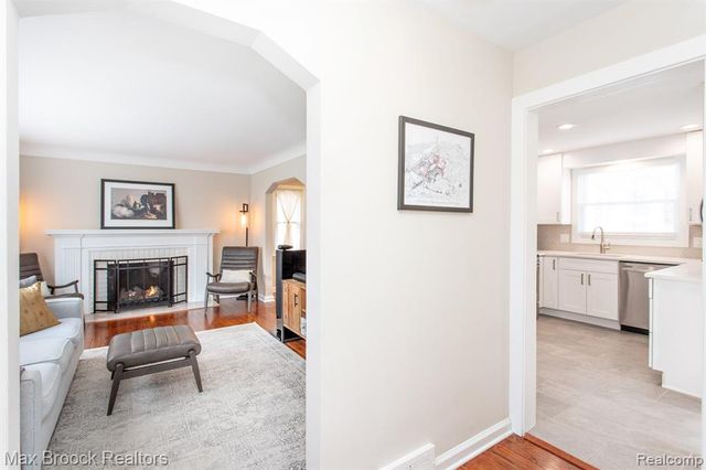 26434 Wyoming Road, Huntington Woods, MI 48070