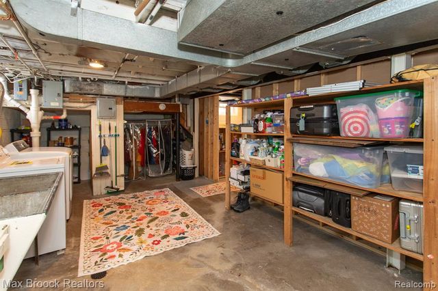 26434 Wyoming Road, Huntington Woods, MI 48070