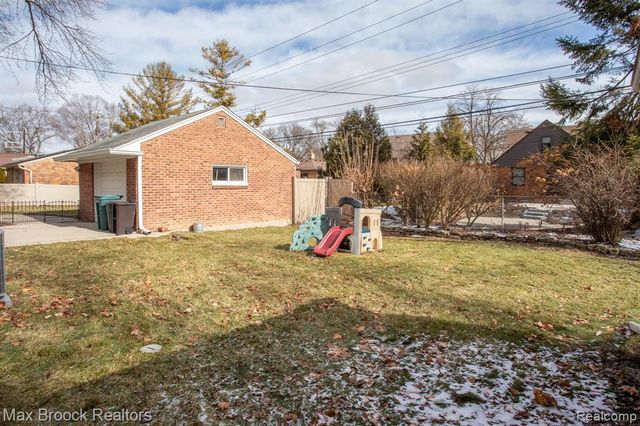 26434 Wyoming Road, Huntington Woods, MI 48070