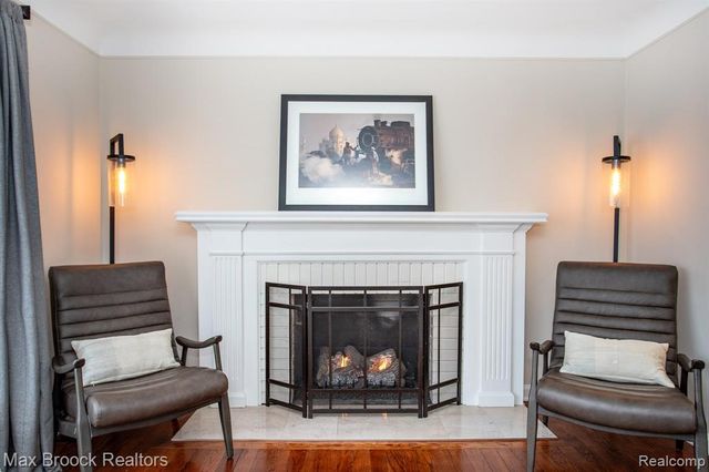 26434 Wyoming Road, Huntington Woods, MI 48070