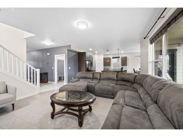 102 N 35TH Pl, Cornelius, OR 97113