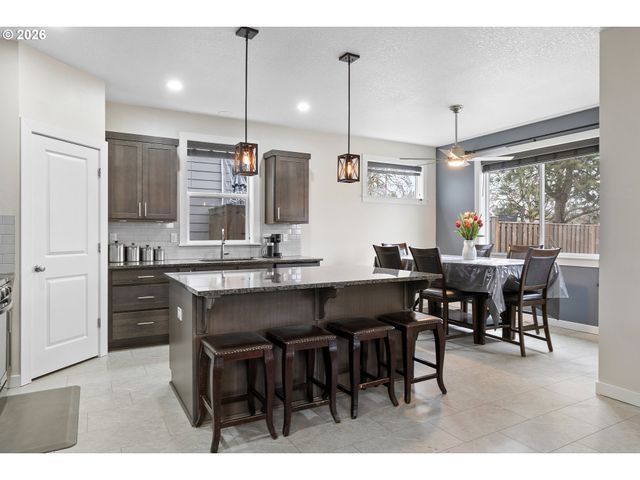 102 N 35TH Pl, Cornelius, OR 97113