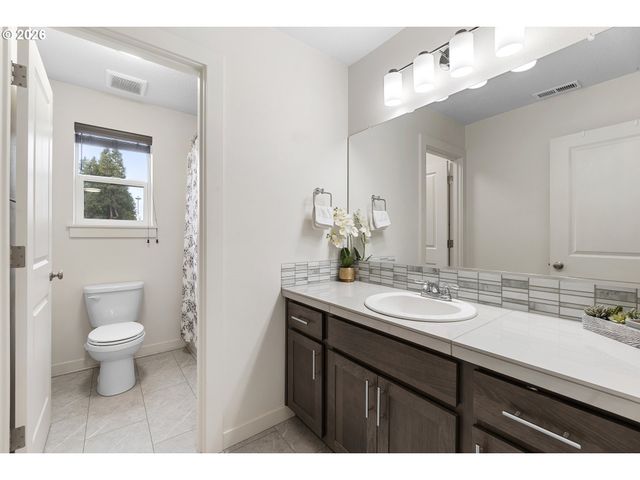 102 N 35TH Pl, Cornelius, OR 97113