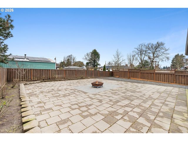 102 N 35TH Pl, Cornelius, OR 97113