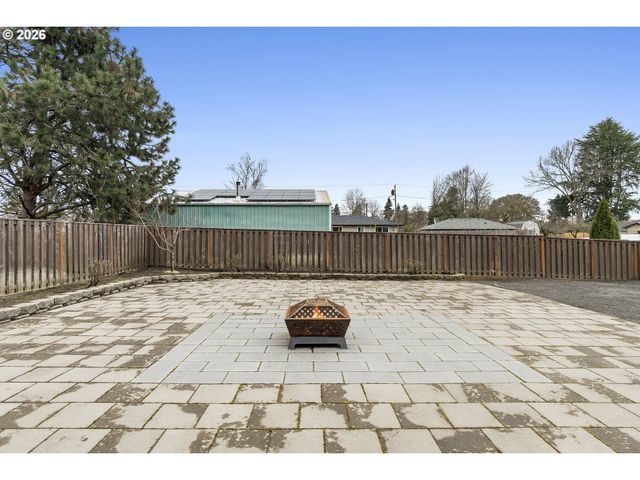 102 N 35TH Pl, Cornelius, OR 97113