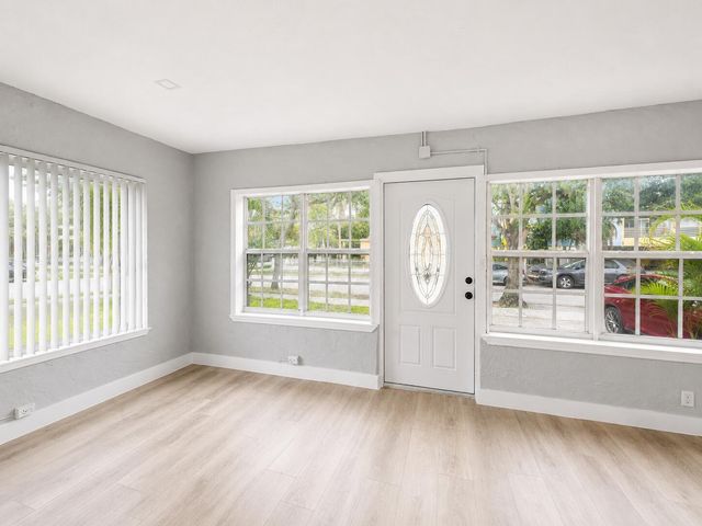 1905 Monroe Street, Hollywood, FL 33020