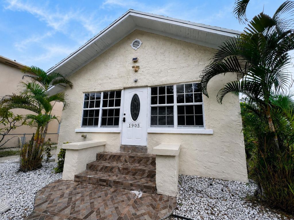 1905 Monroe Street, Hollywood, FL 33020