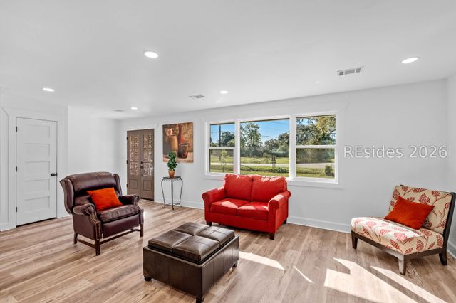 656 Broad River Blvd, Beaufort, SC 29906