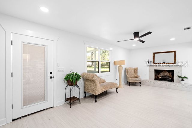 656 Broad River Blvd, Beaufort, SC 29906