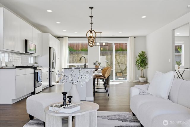22615 69th Place W, Mountlake Terrace, WA 98043