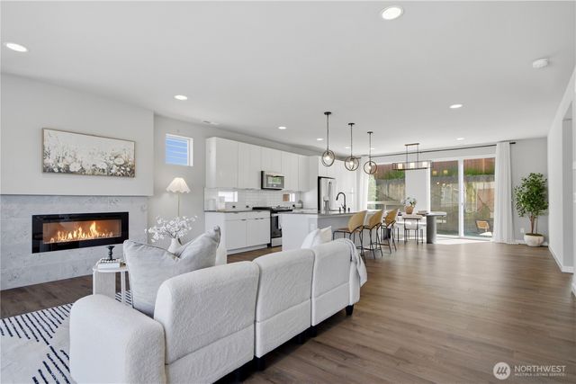 22615 69th Place W, Mountlake Terrace, WA 98043