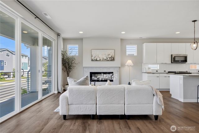 22615 69th Place W, Mountlake Terrace, WA 98043