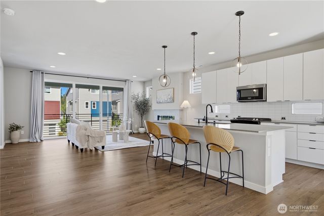 22615 69th Place W, Mountlake Terrace, WA 98043