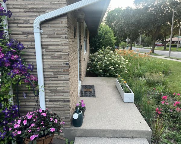 9825 W Concordia AVENUE, Milwaukee, WI 53222