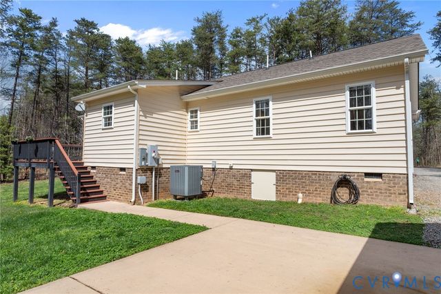 3415 Three Chopt Rd, Gum Spring, VA 23065