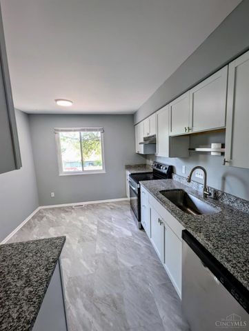 962 Harrogate Court, Forest Park, OH 45240