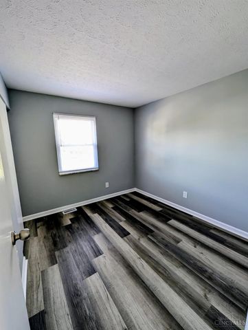 962 Harrogate Court, Forest Park, OH 45240