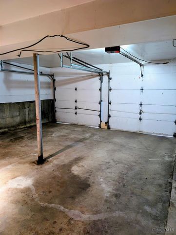 962 Harrogate Court, Forest Park, OH 45240