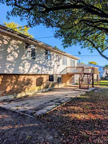 962 Harrogate Court, Forest Park, OH 45240