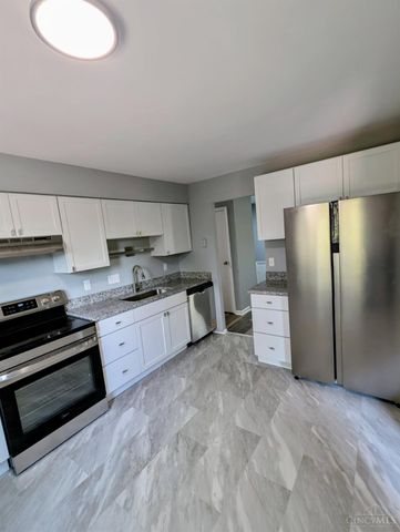 962 Harrogate Court, Forest Park, OH 45240