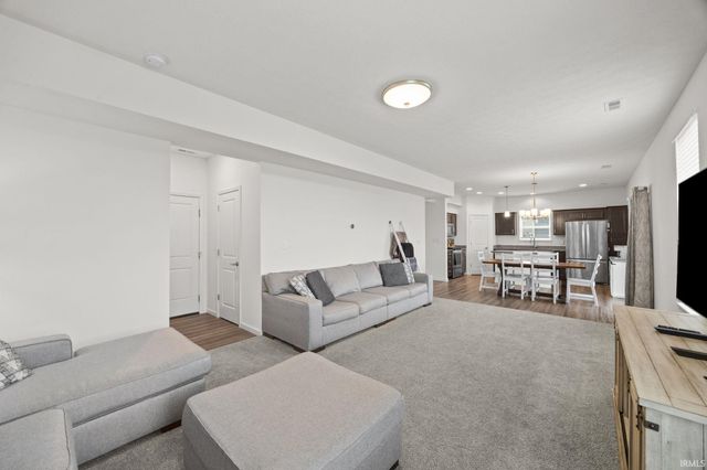 6442 Shale Crescent Drive, West Lafayette, IN 47906