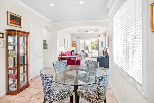 8252 Ashcrest Ln, Fair Oaks, CA 95628