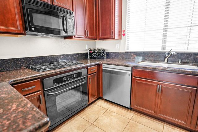 8252 Ashcrest Ln, Fair Oaks, CA 95628