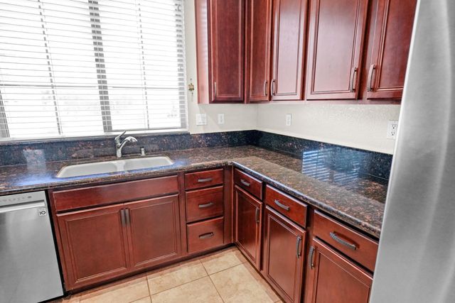 8252 Ashcrest Ln, Fair Oaks, CA 95628