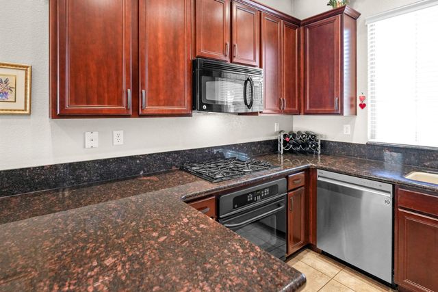 8252 Ashcrest Ln, Fair Oaks, CA 95628