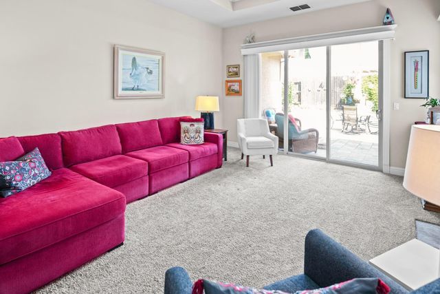 8252 Ashcrest Ln, Fair Oaks, CA 95628