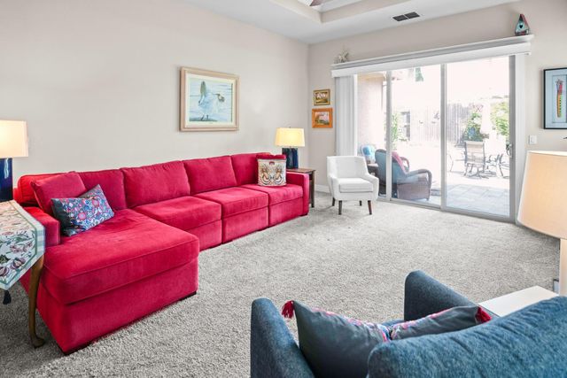 8252 Ashcrest Ln, Fair Oaks, CA 95628