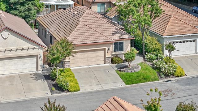 8252 Ashcrest Ln, Fair Oaks, CA 95628