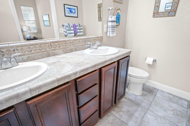 8252 Ashcrest Ln, Fair Oaks, CA 95628