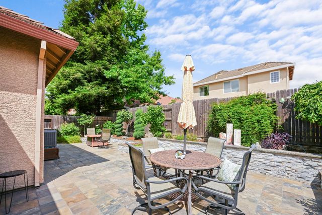 8252 Ashcrest Ln, Fair Oaks, CA 95628