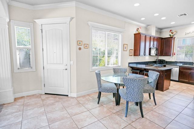 8252 Ashcrest Ln, Fair Oaks, CA 95628