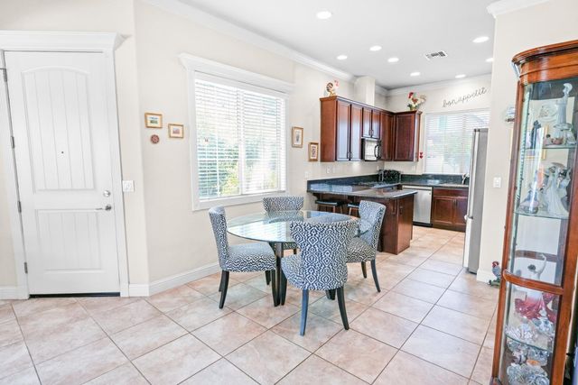 8252 Ashcrest Ln, Fair Oaks, CA 95628