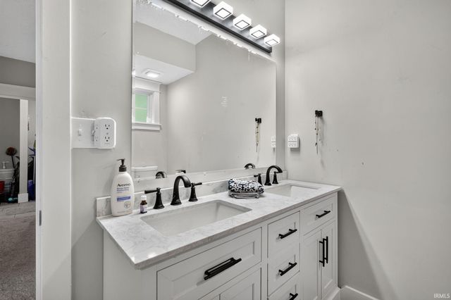 429 W Franklin Street, Delphi, IN 46923
