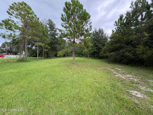 560 Cedar Avenue, Pass Christian, MS 39571