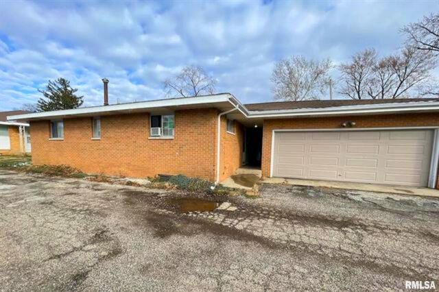 3812-3814 N Sheridan Knolls Court, Peoria, IL 61614