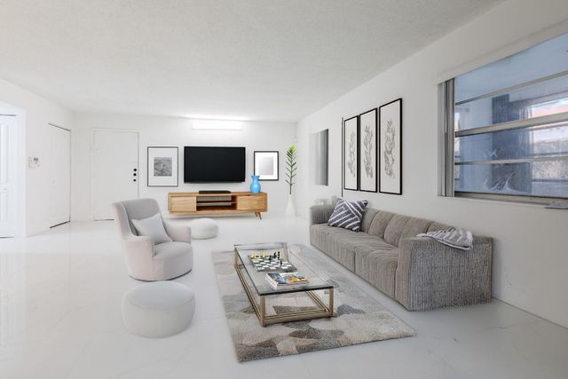 2401 NW 41st Avenue 101, Lauderhill, FL 33313