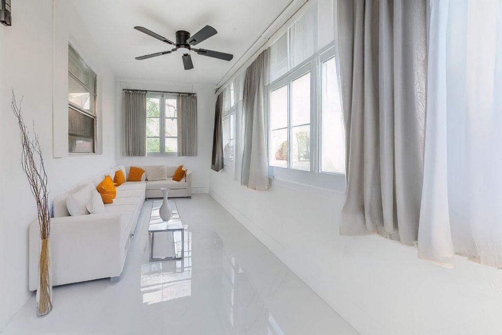 2401 NW 41st Avenue 101, Lauderhill, FL 33313