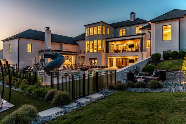 8114 Heirloom Blvd, College Grove, TN 37046