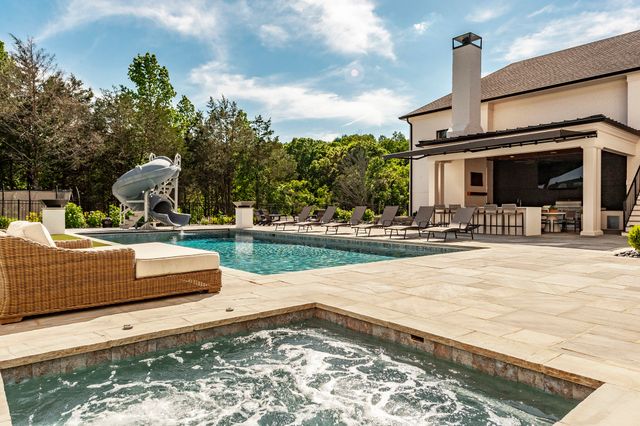 8114 Heirloom Blvd, College Grove, TN 37046