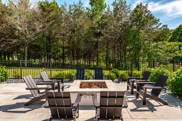 8114 Heirloom Blvd, College Grove, TN 37046
