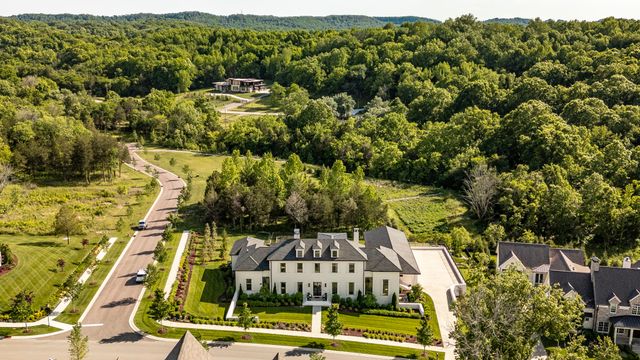 8114 Heirloom Blvd, College Grove, TN 37046