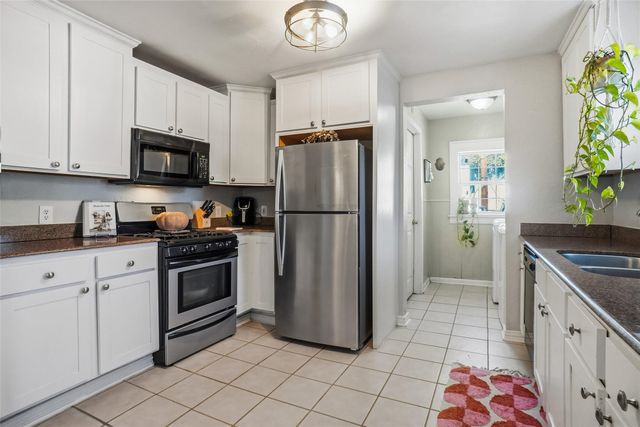 1211 Lansford Avenue, Dallas, TX 75224