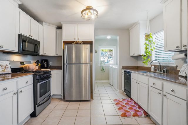 1211 Lansford Avenue, Dallas, TX 75224