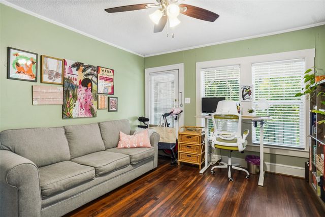 1211 Lansford Avenue, Dallas, TX 75224