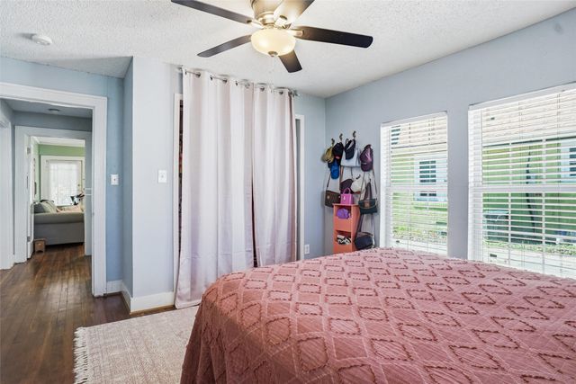 1211 Lansford Avenue, Dallas, TX 75224